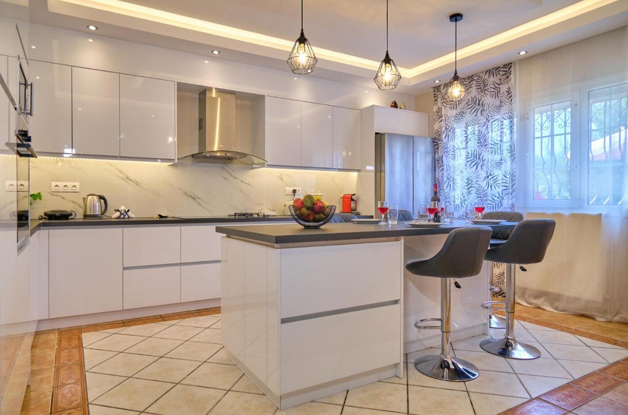 Noufris House Róda Kültér fotó