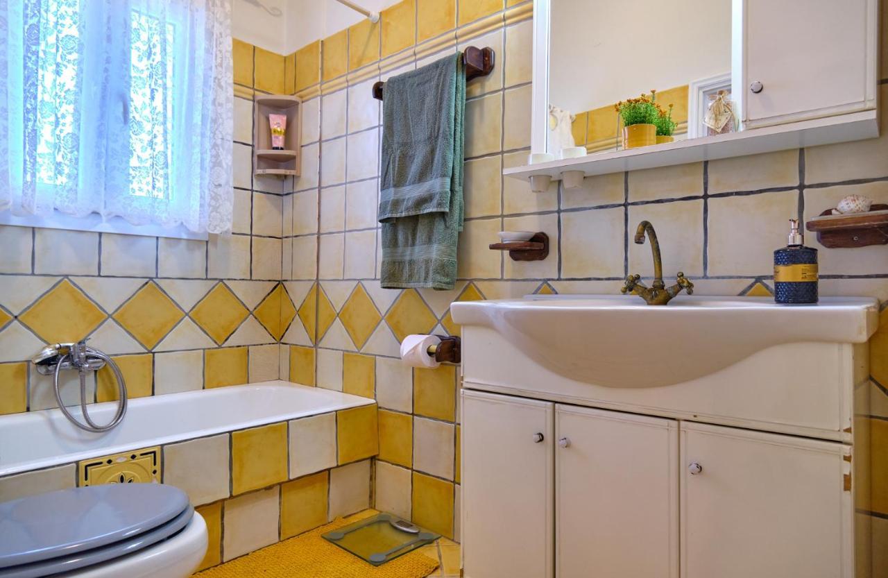 Noufris House Róda Kültér fotó