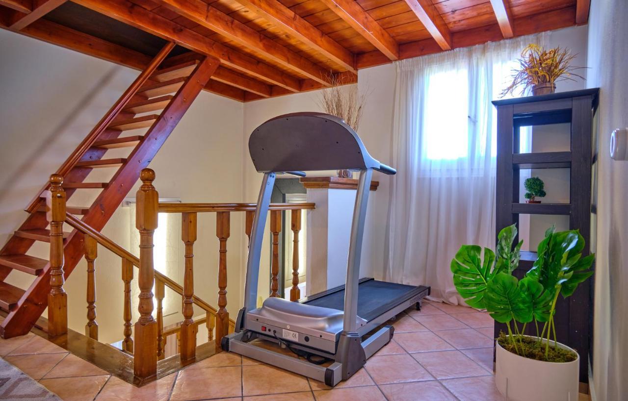 Noufris House Róda Kültér fotó